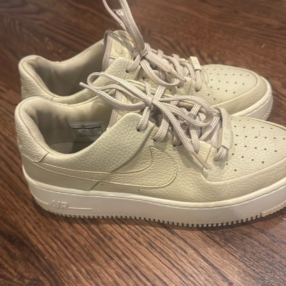 Nike Air Force 1 Platform Size 9